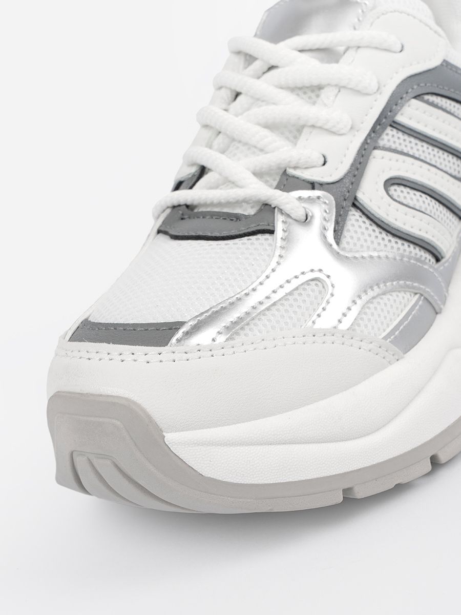 Bílé dámské sneakersy se stříbrnými detaily