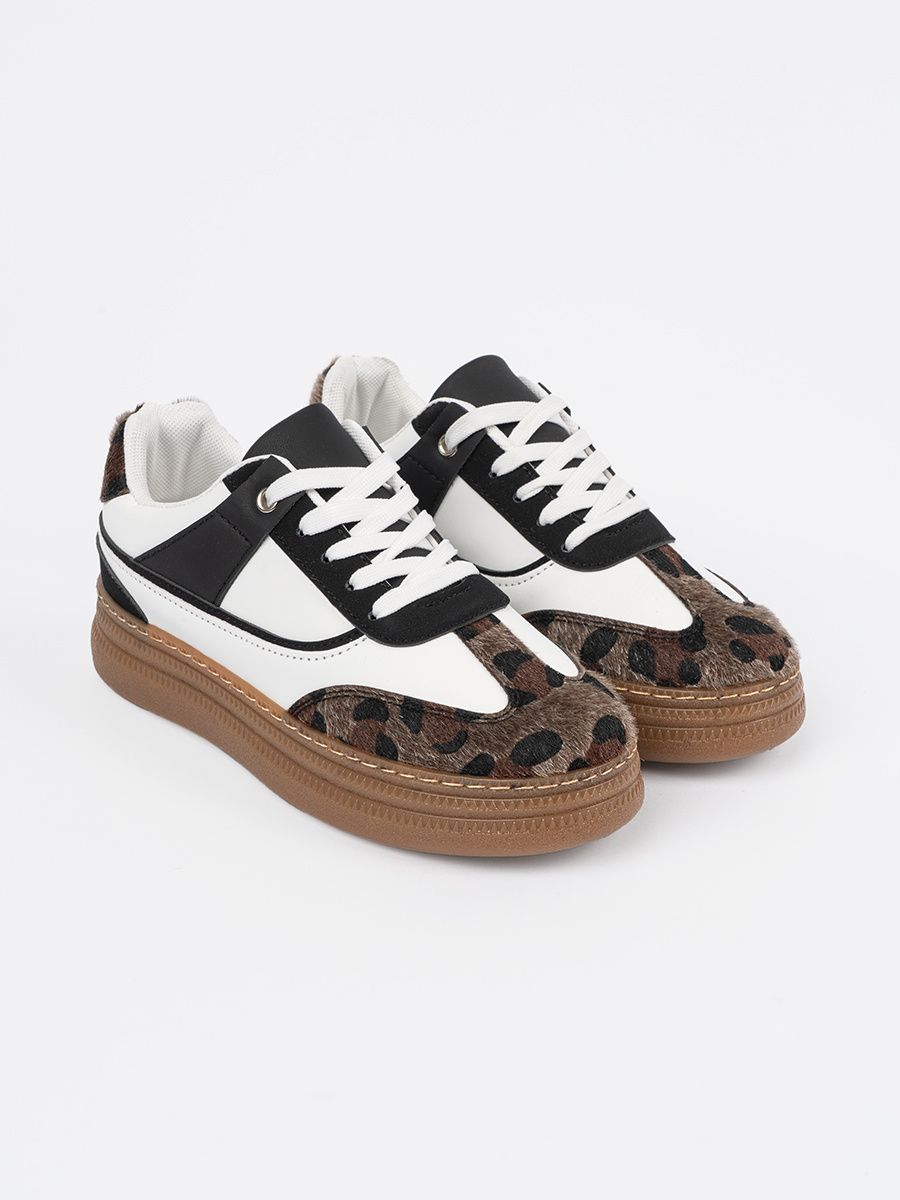 Bílo-černé sneakersy s leopardím vzorem