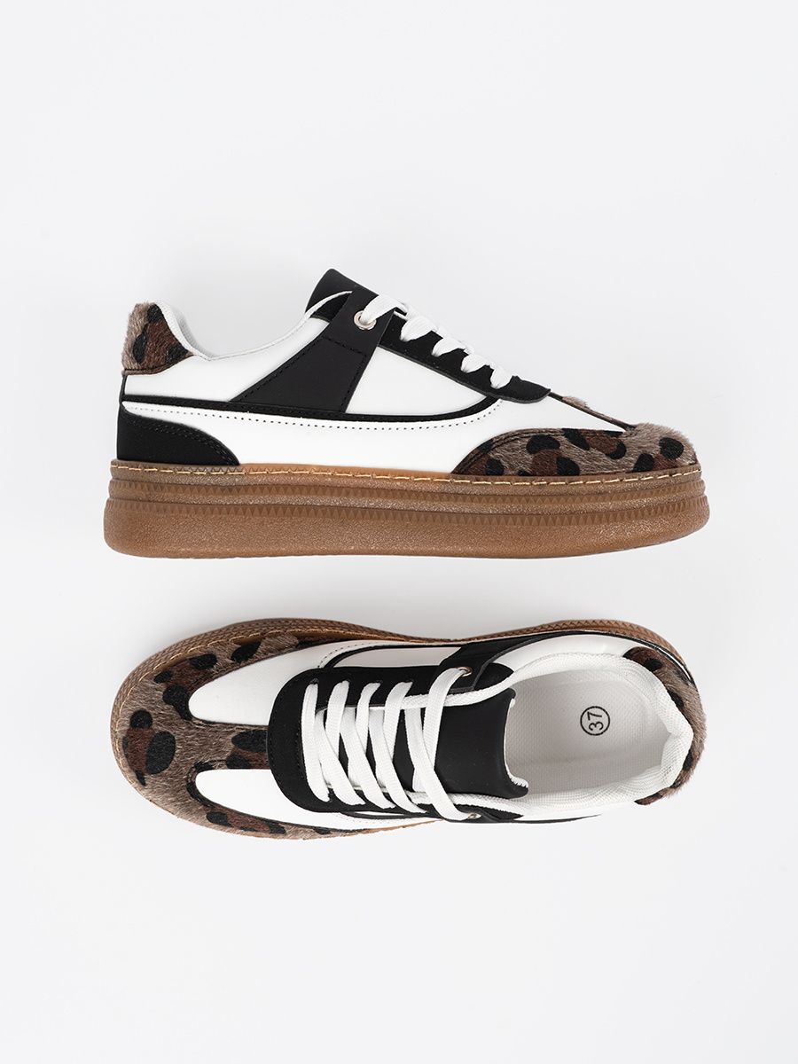 Bílo-černé sneakersy s leopardím vzorem