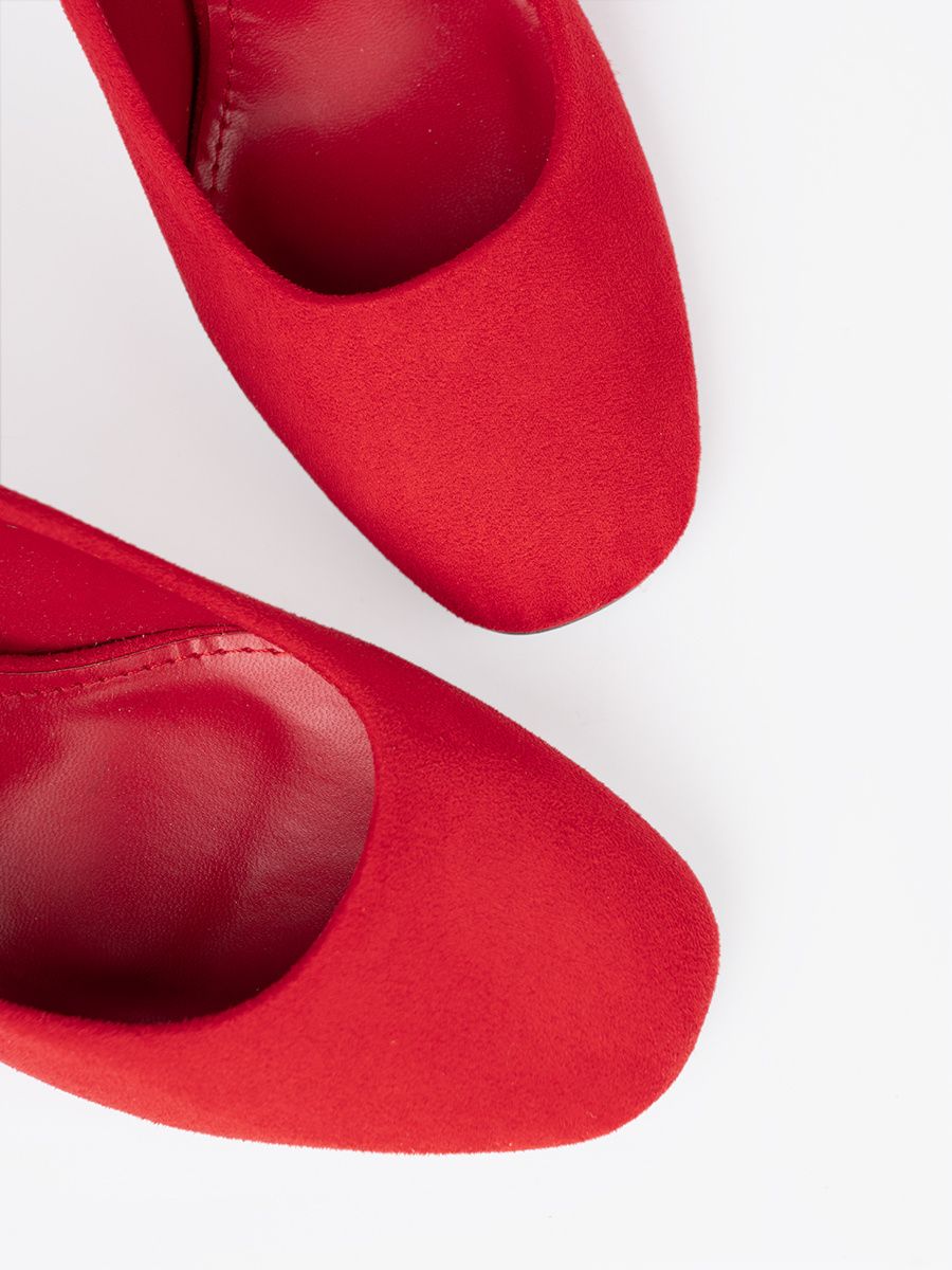 Klasické červené lodičky na vysokém podpatku