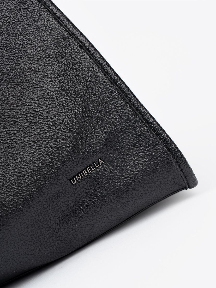 Klasická černá kabelka přes rameno