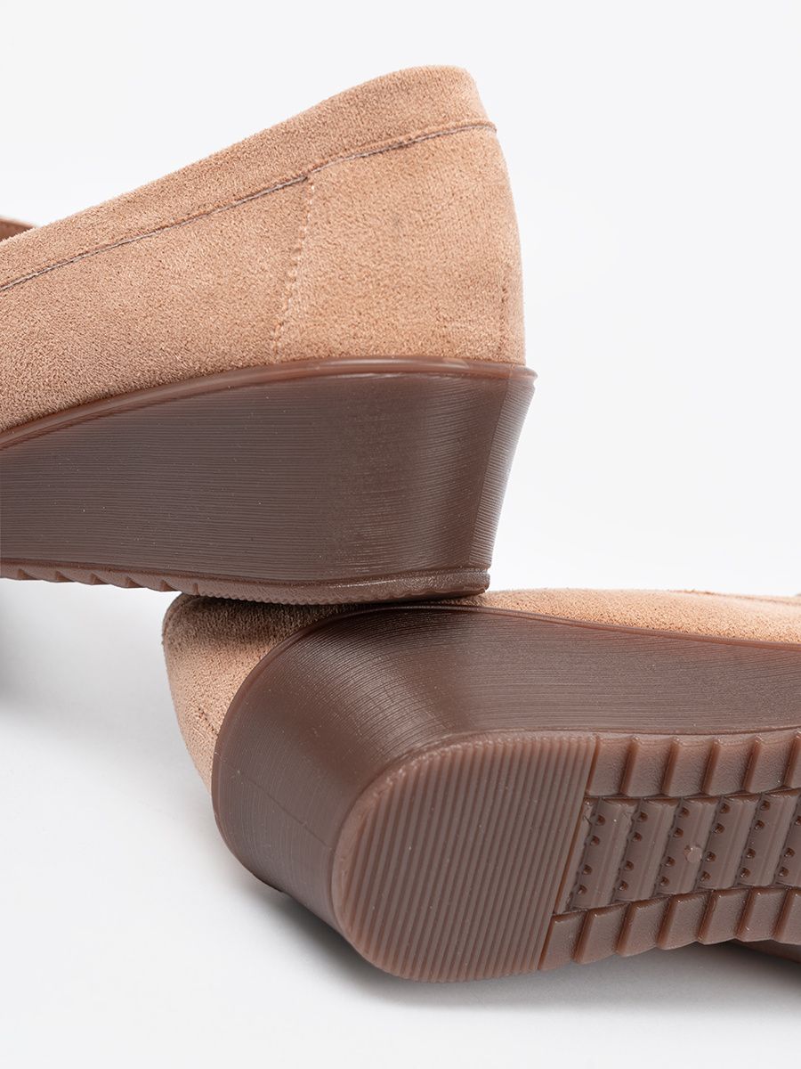 Béžové polobotky na platformě z jemného semiše