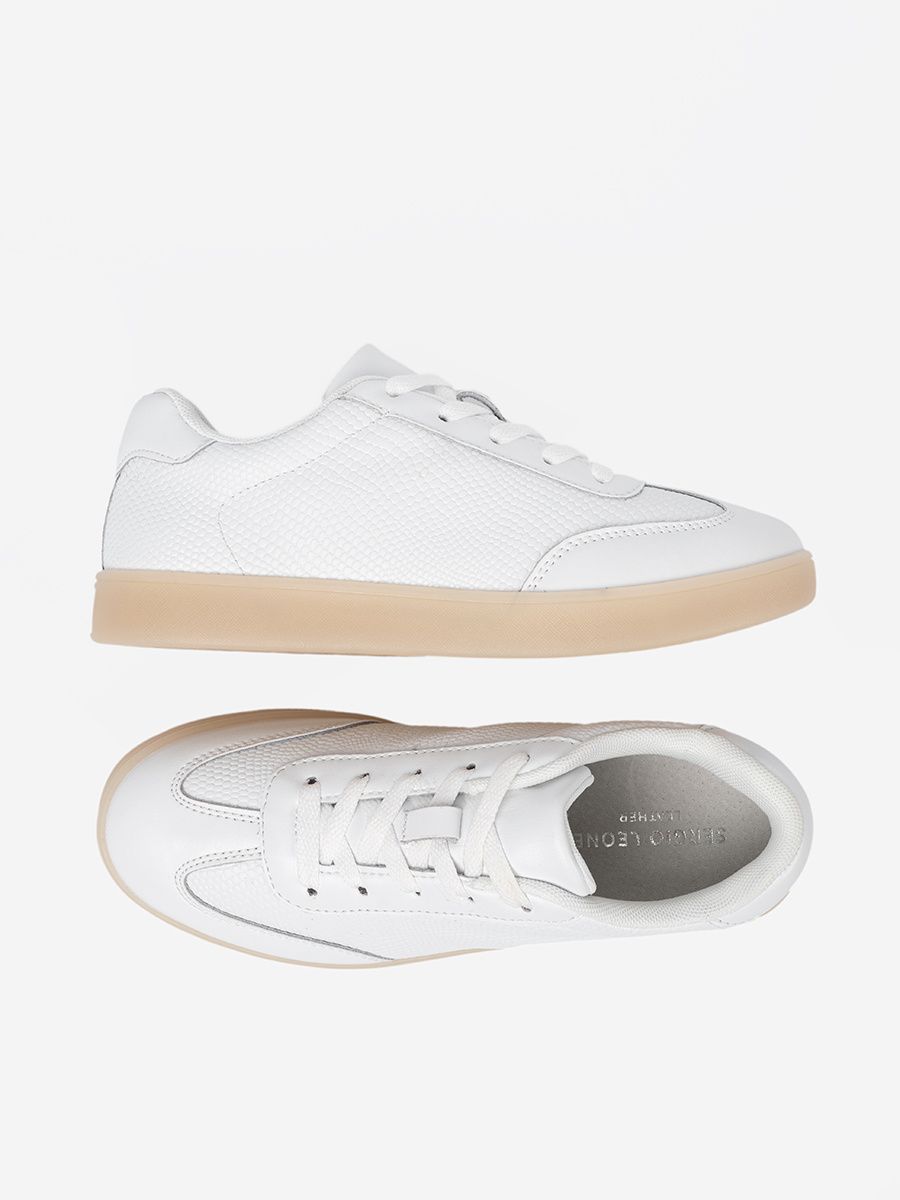 Bílé dámské tenisky