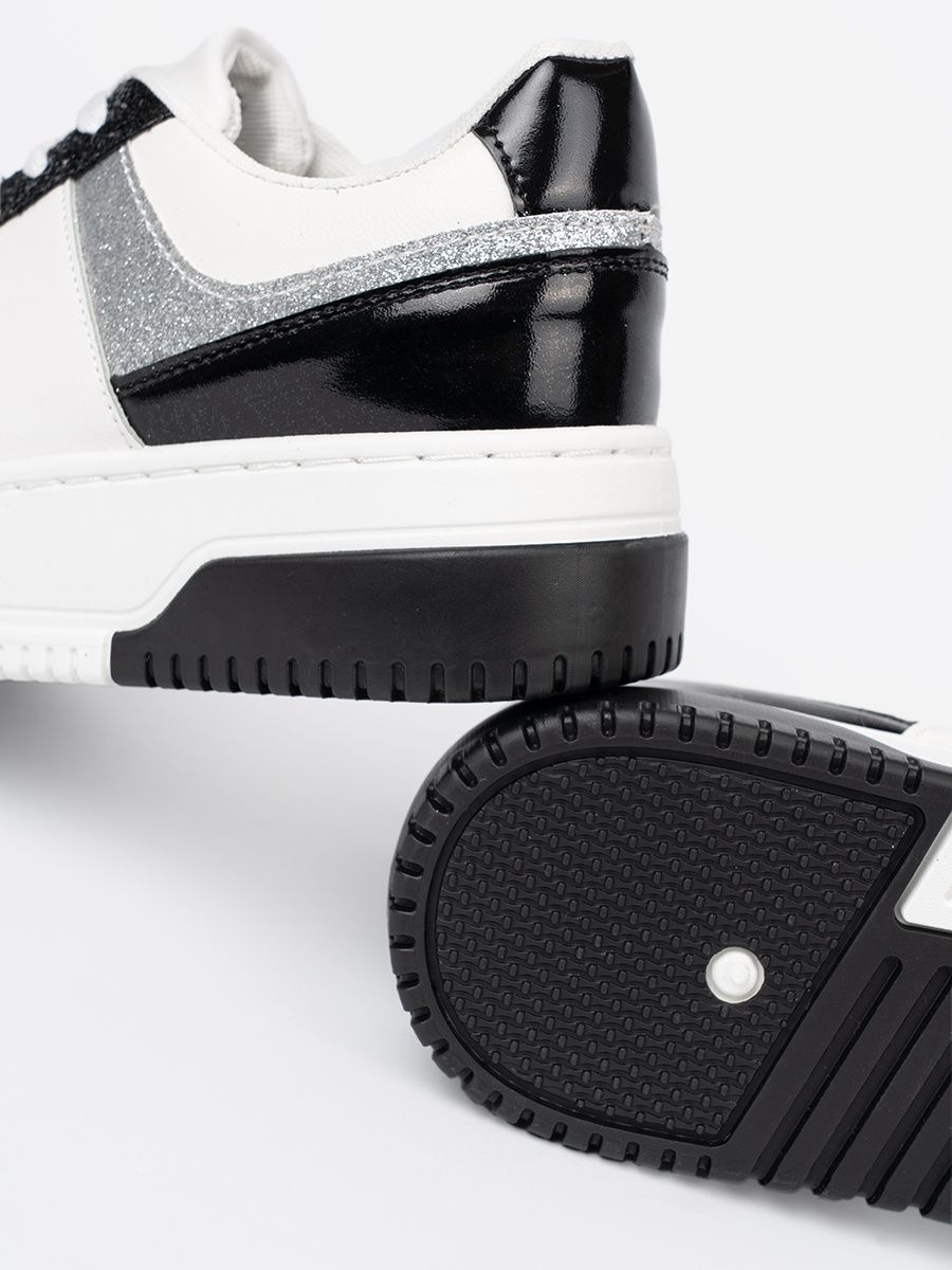 Černo-bílé sneakersy se stříbrnými detaily