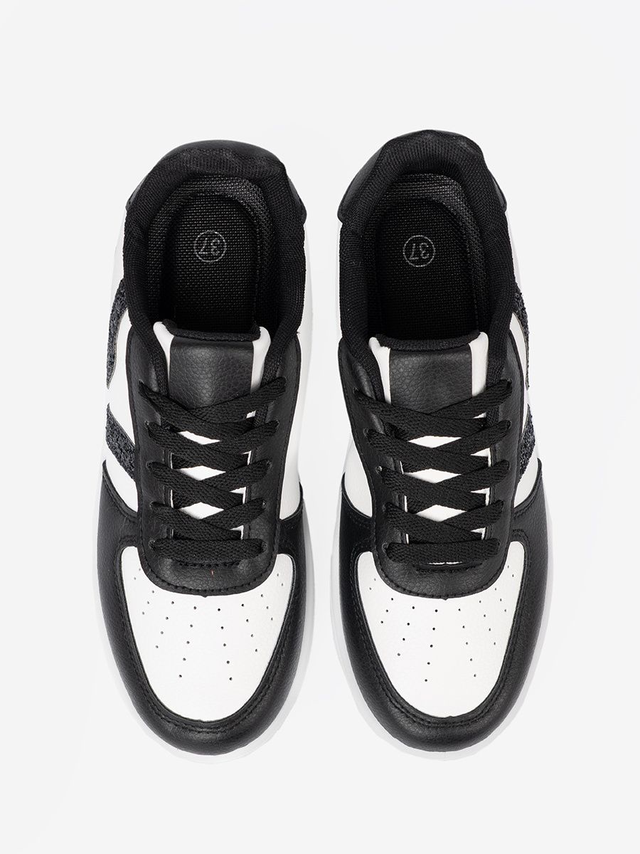 Stylové černo-bílé sneakersy s třpytivými detaily