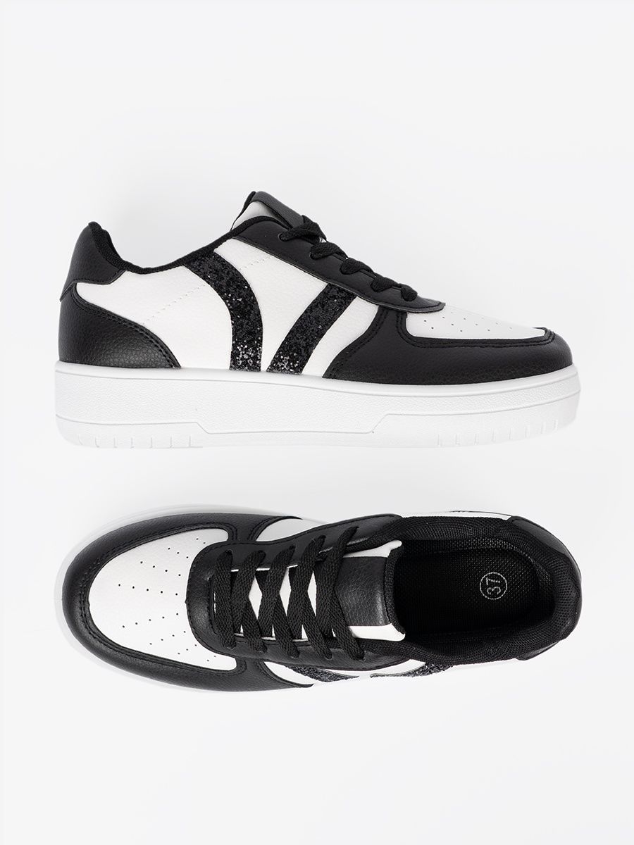 Stylové černo-bílé sneakersy s třpytivými detaily