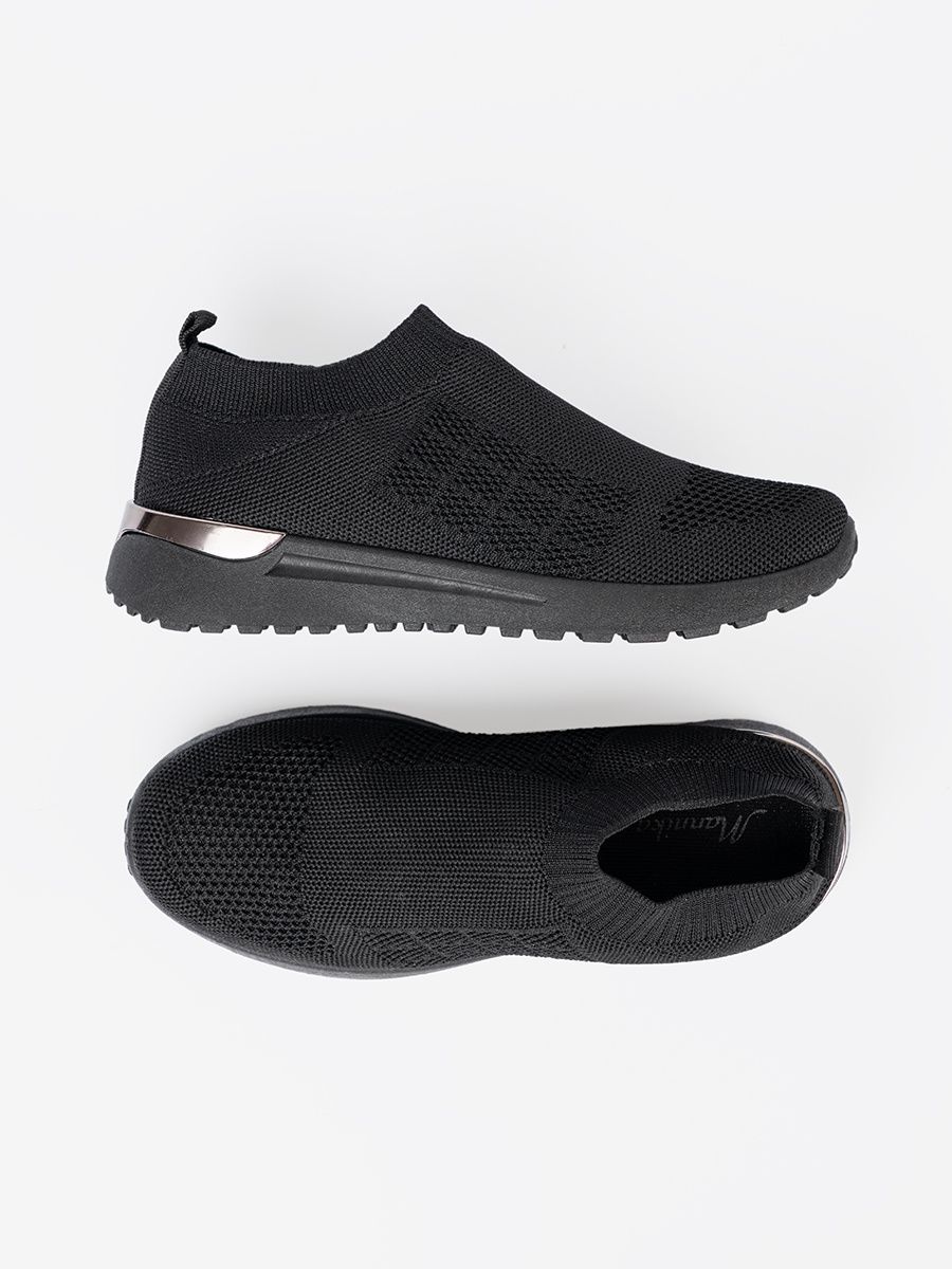 Černé sportovní slip-on tenisky s textilním svrškem