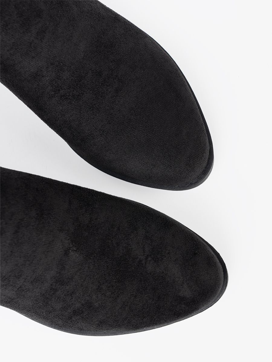 Černé kotníkové boty s výřezy