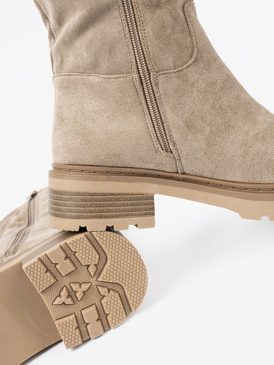 Béžové kotníkové kozačky na hrubé podrážce