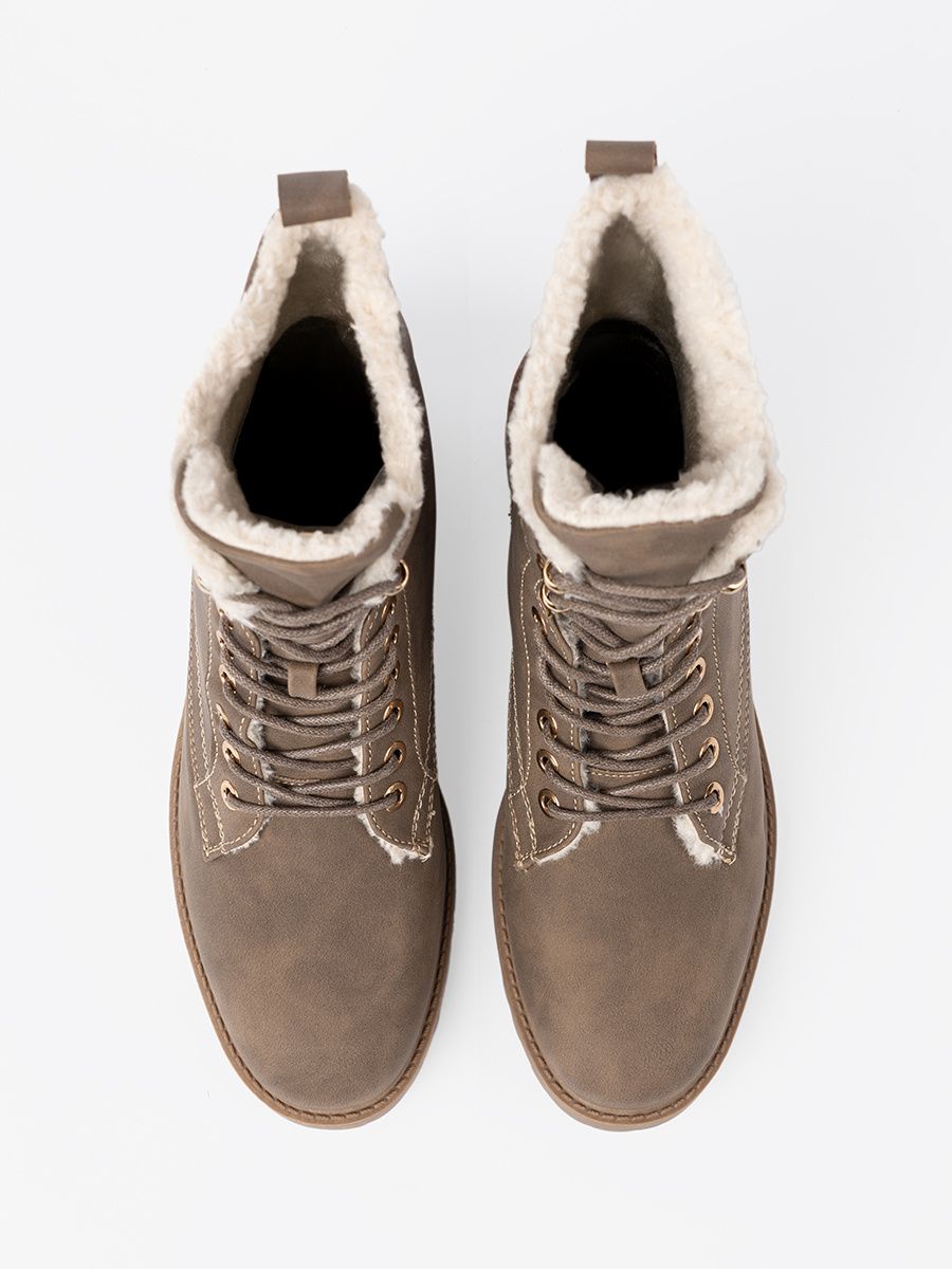 Stylové tmavě béžové kotníkové boty s hrubou podrážkou