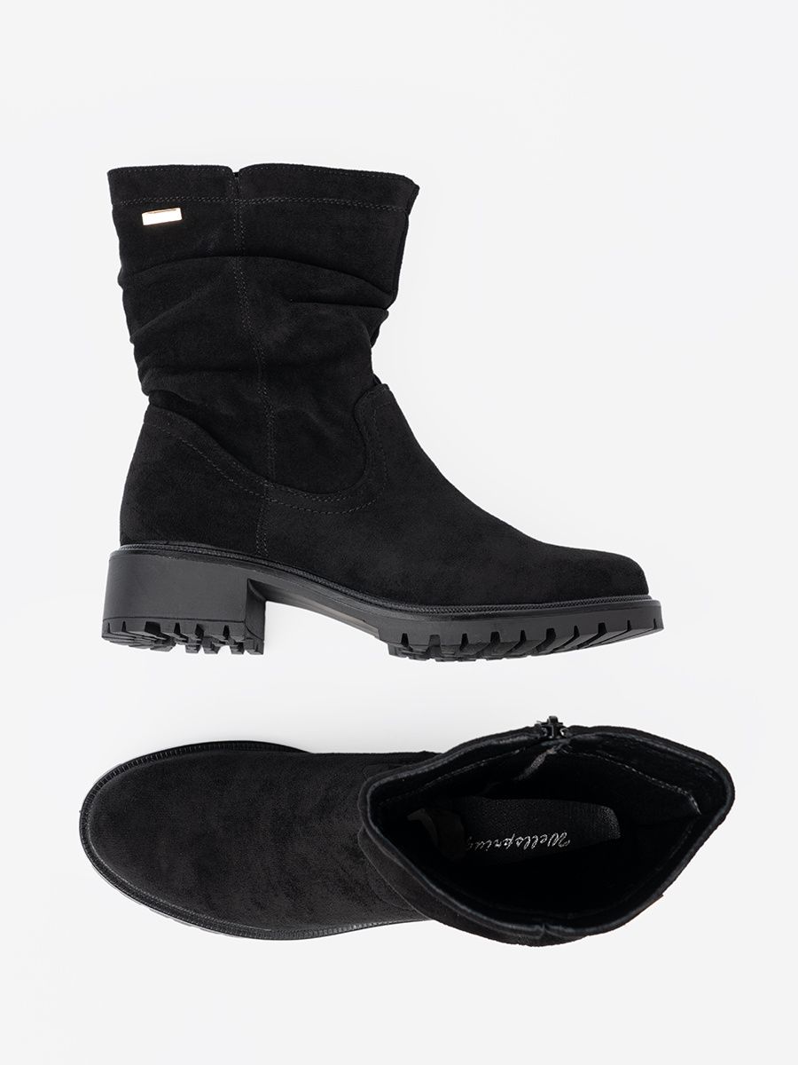 Černé kotníkové kozačky s nařaseným svrškem a zipem