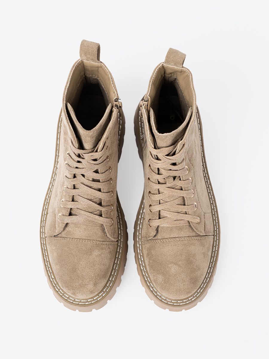 Béžové kotníkové boty se srdcem a hrubou podrážkou