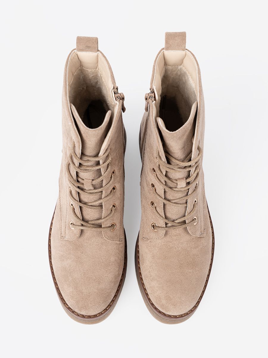 Stylové béžové workery s plochou podrážkou