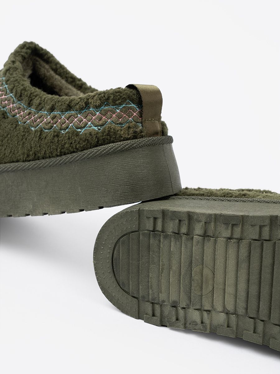 Tmavě zelené měkké papuče