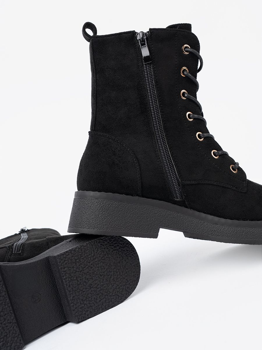 Pohodlné černé workery na ploché podrážce