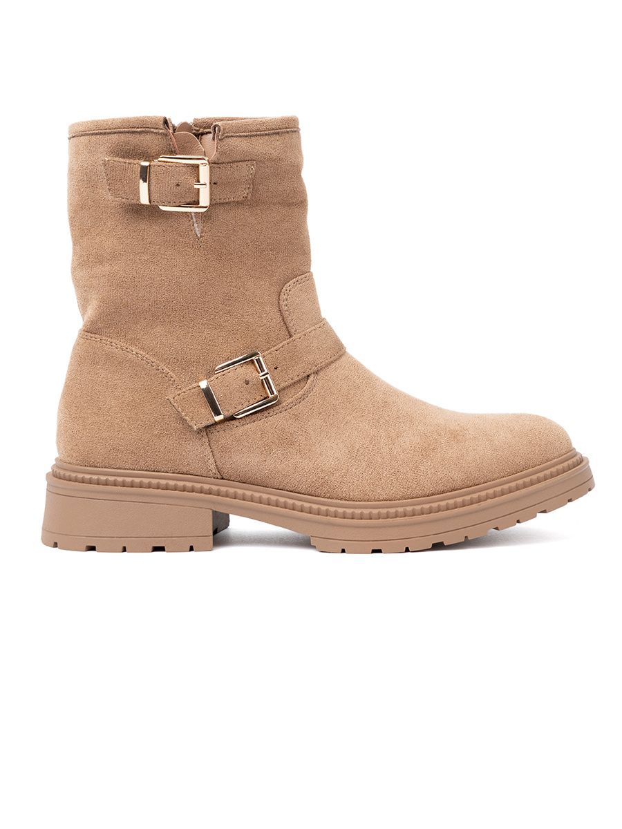 Karamelové kotníkové kozačky se zlatými ozdobnými přezkami