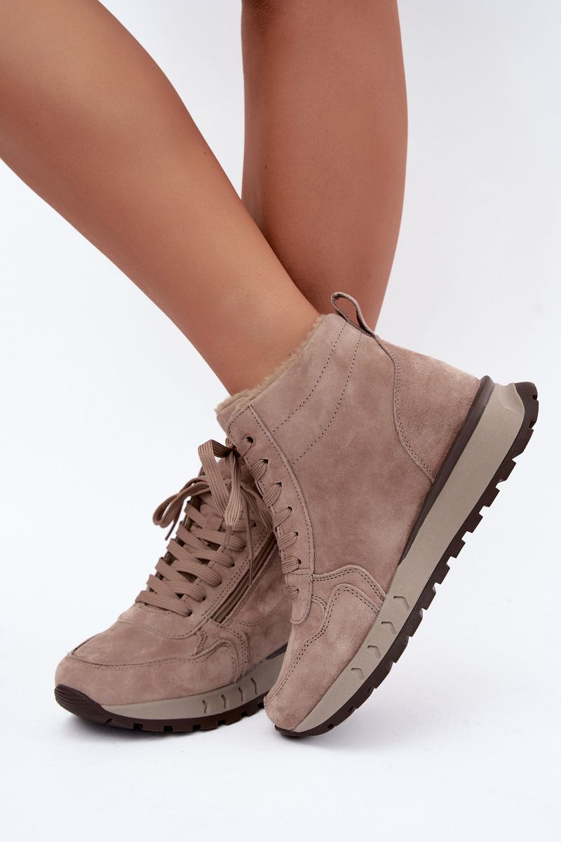 Béžové zateplené kotníkové boty z přírodního semiše na platformě