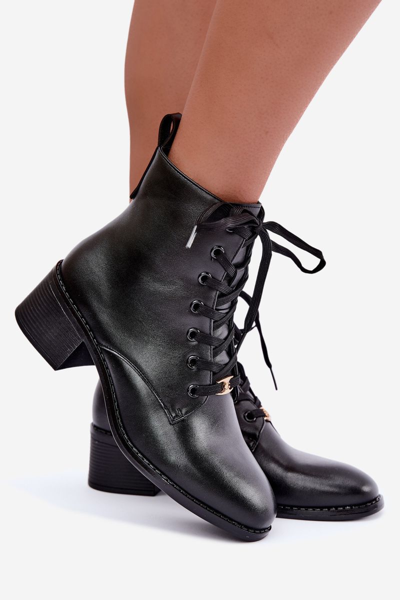 Zateplené šněrovací kotníkové boty na podpatku, černé