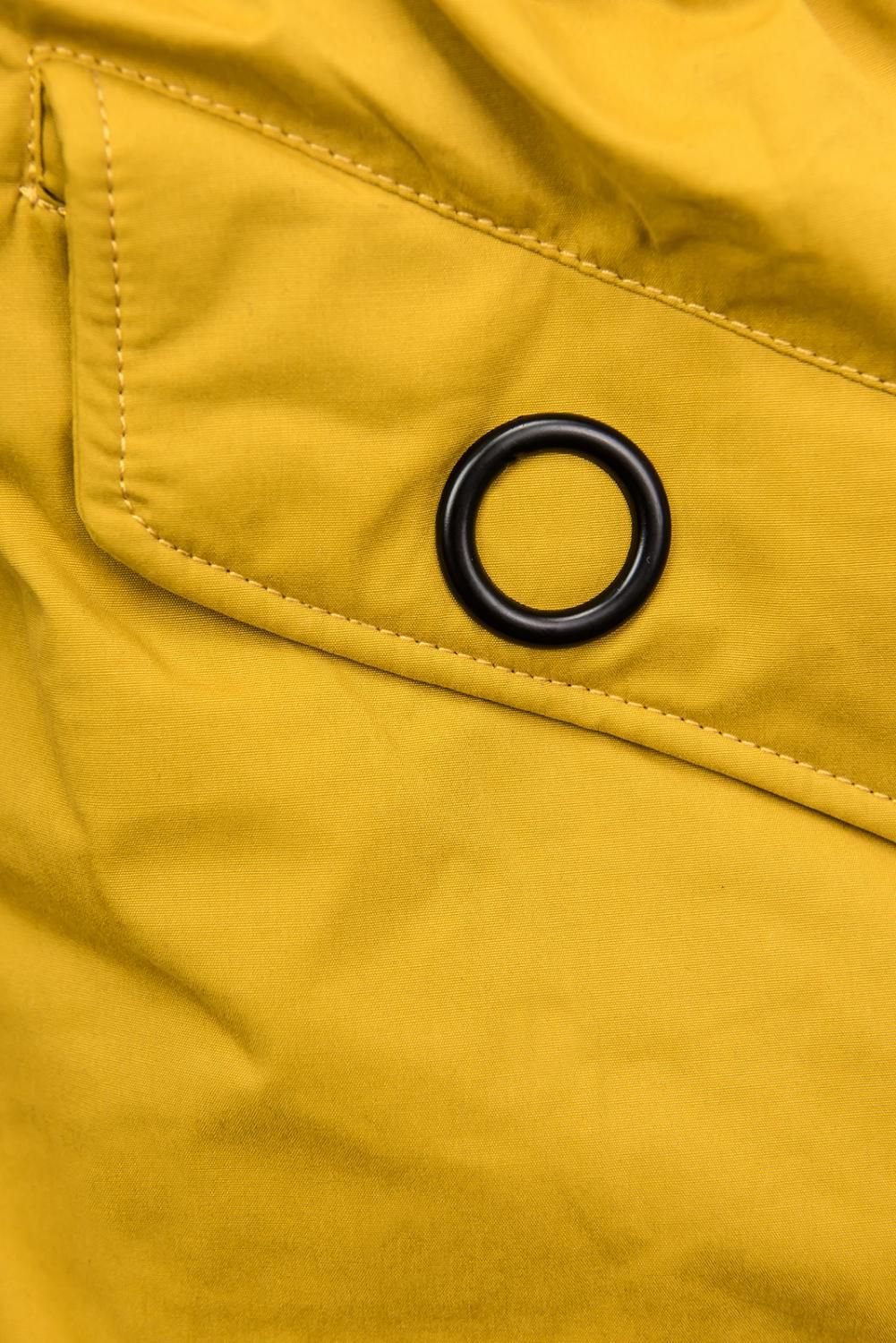 Žlutá parka na období podzim/zima