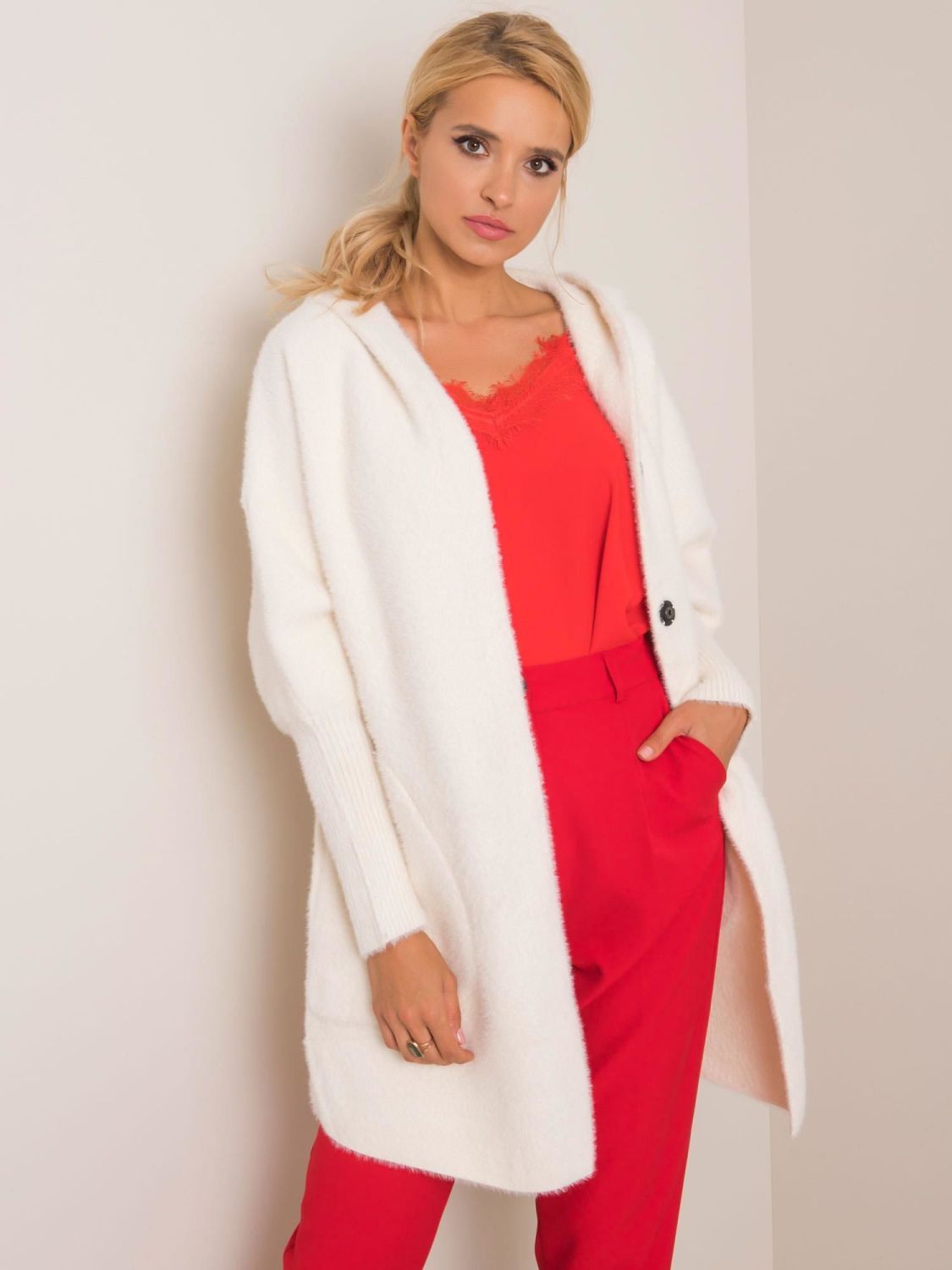 Ecru kabát z alpaky s kapucí