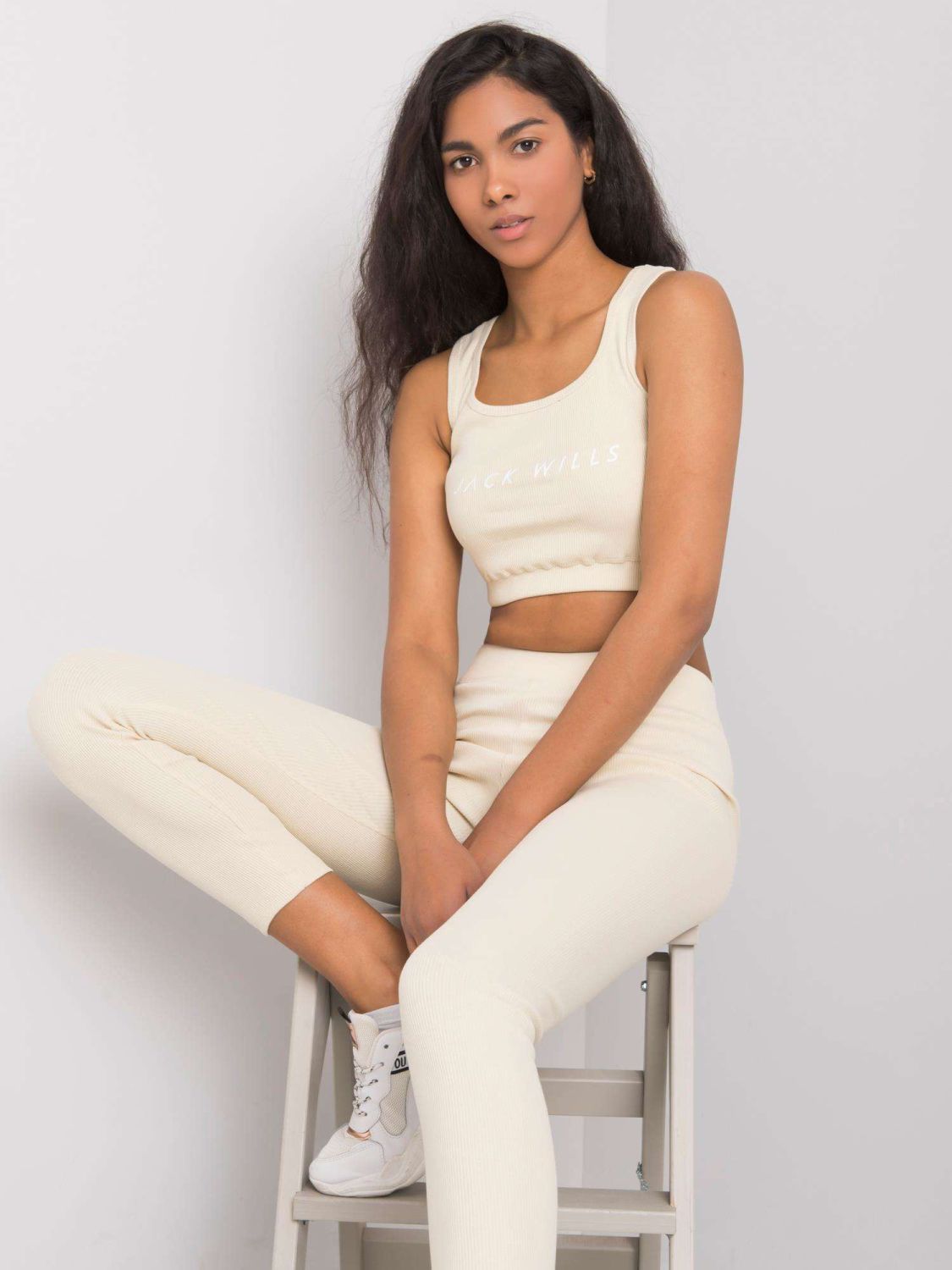 Béžový pruhovaný sportovní komplet