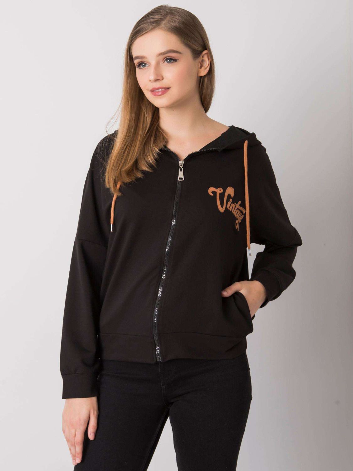 Černá rozepínací mikina s kapucí