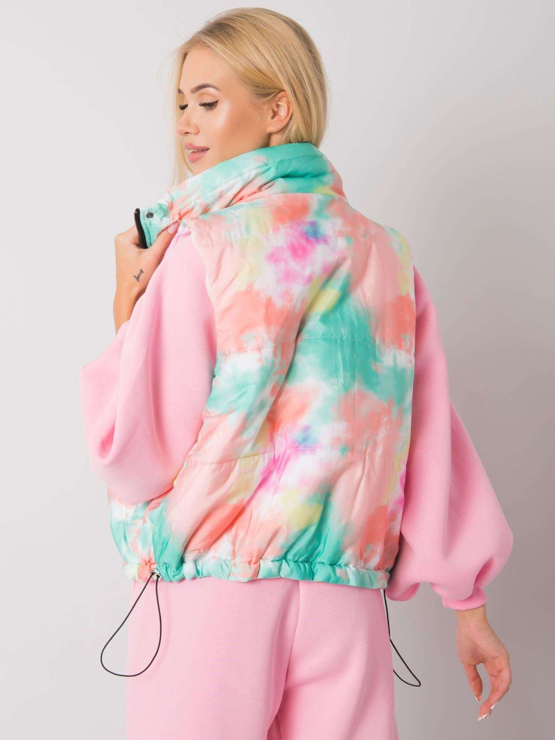 Zeleno-oranžová vesta