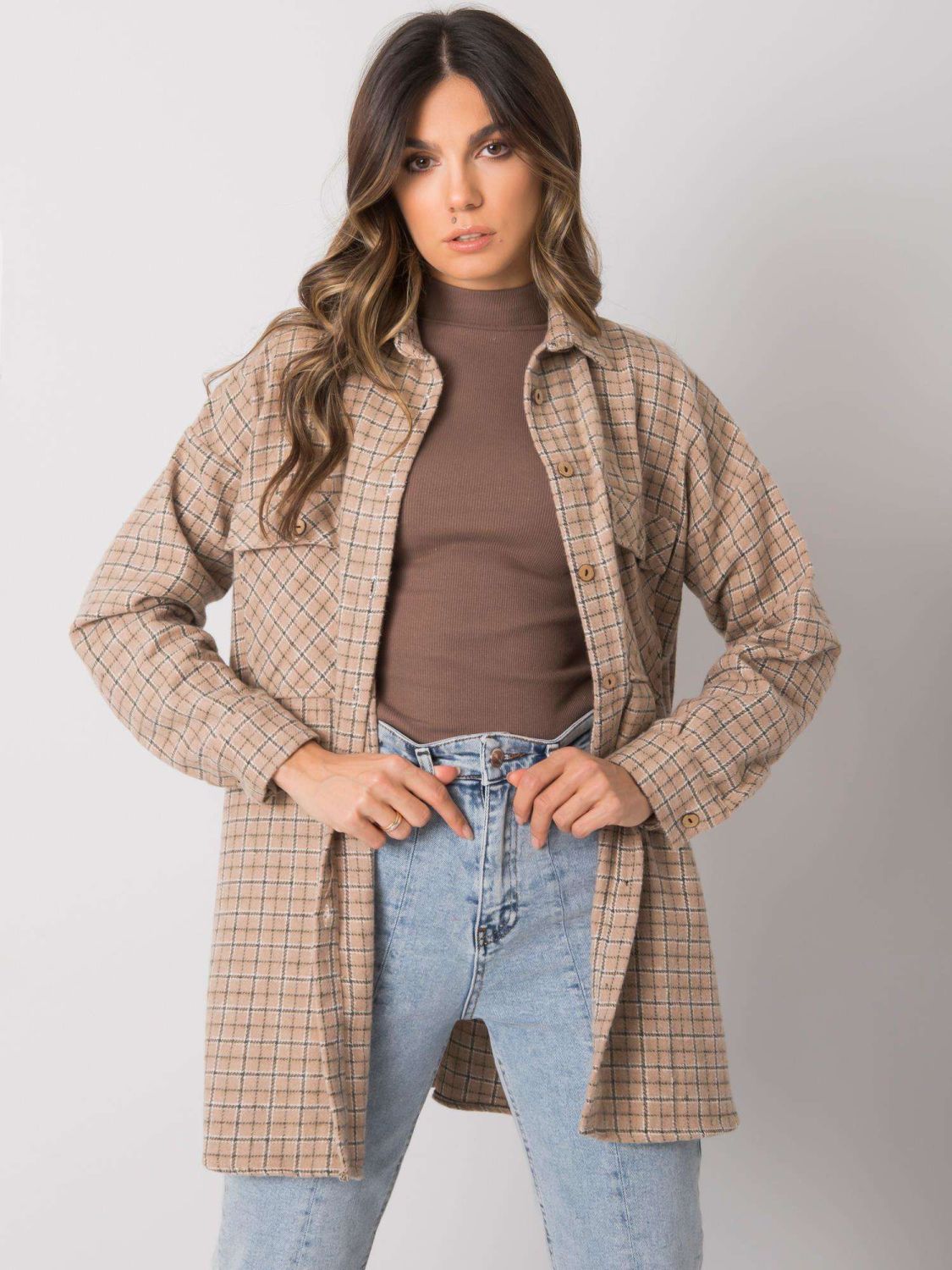 Béžová košile s dlouhým rukávem