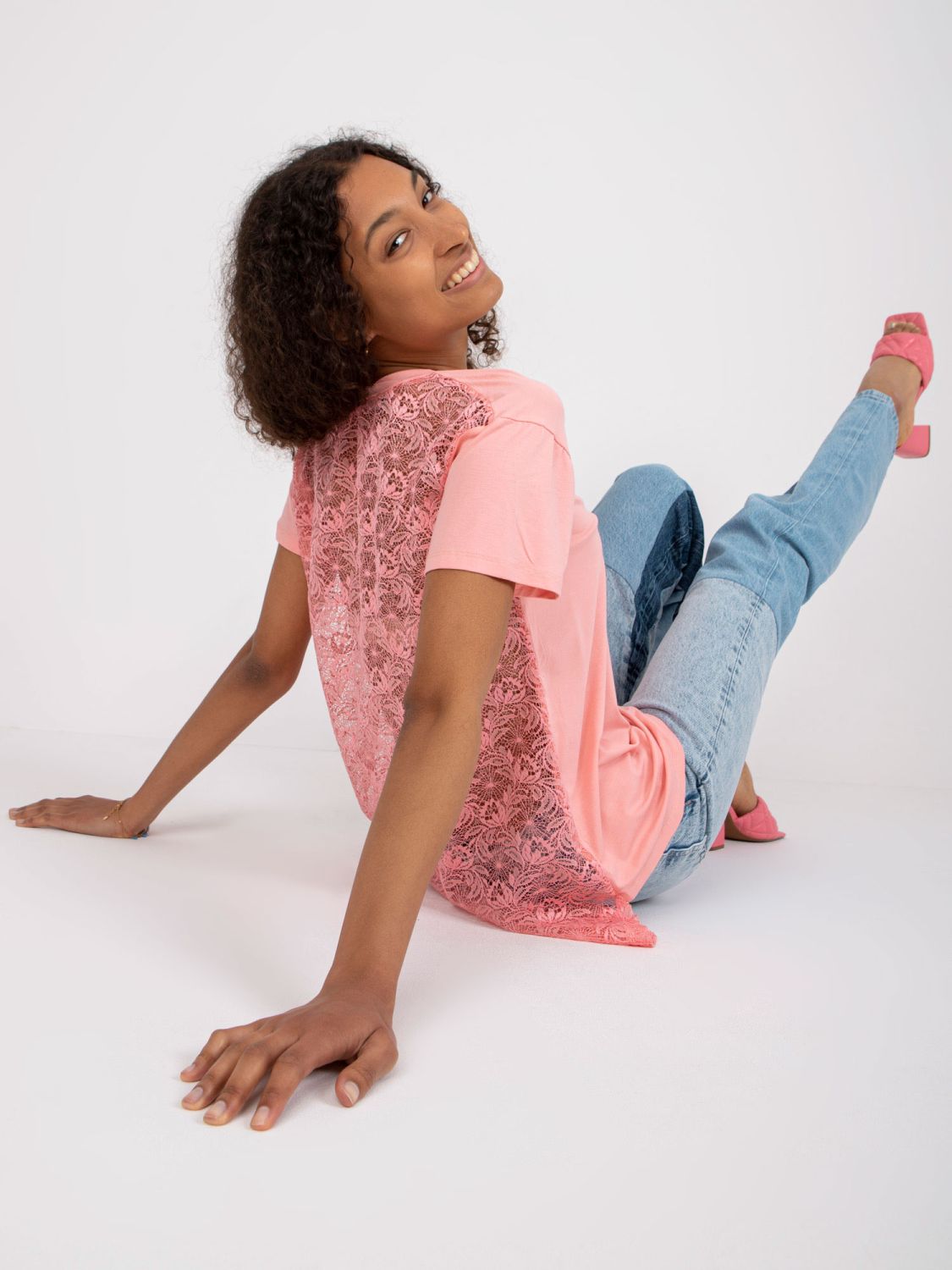 Stylová blůza s V výstřihem v růžové