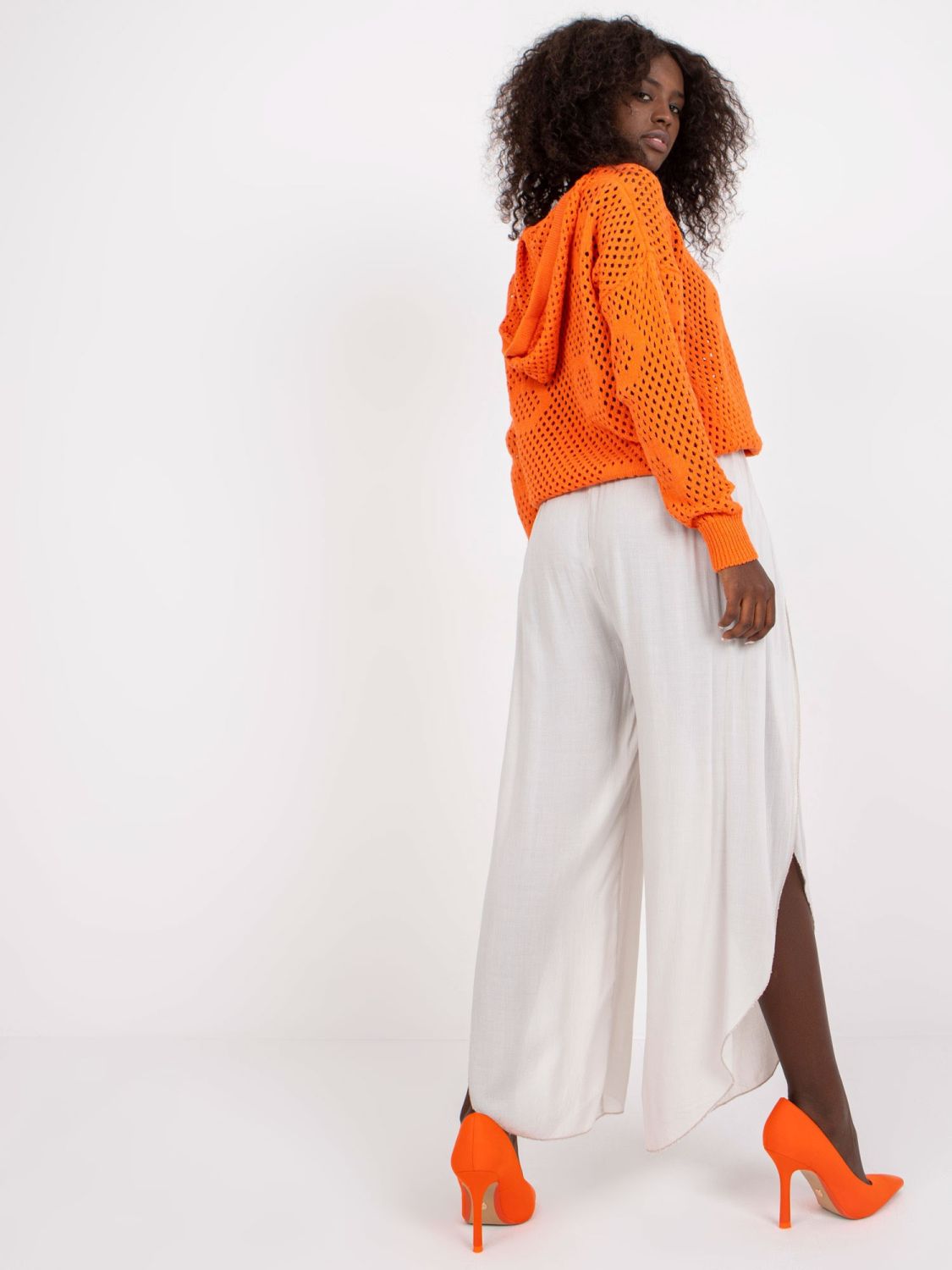 Stylové světle béžové kalhoty s vysokým pasem