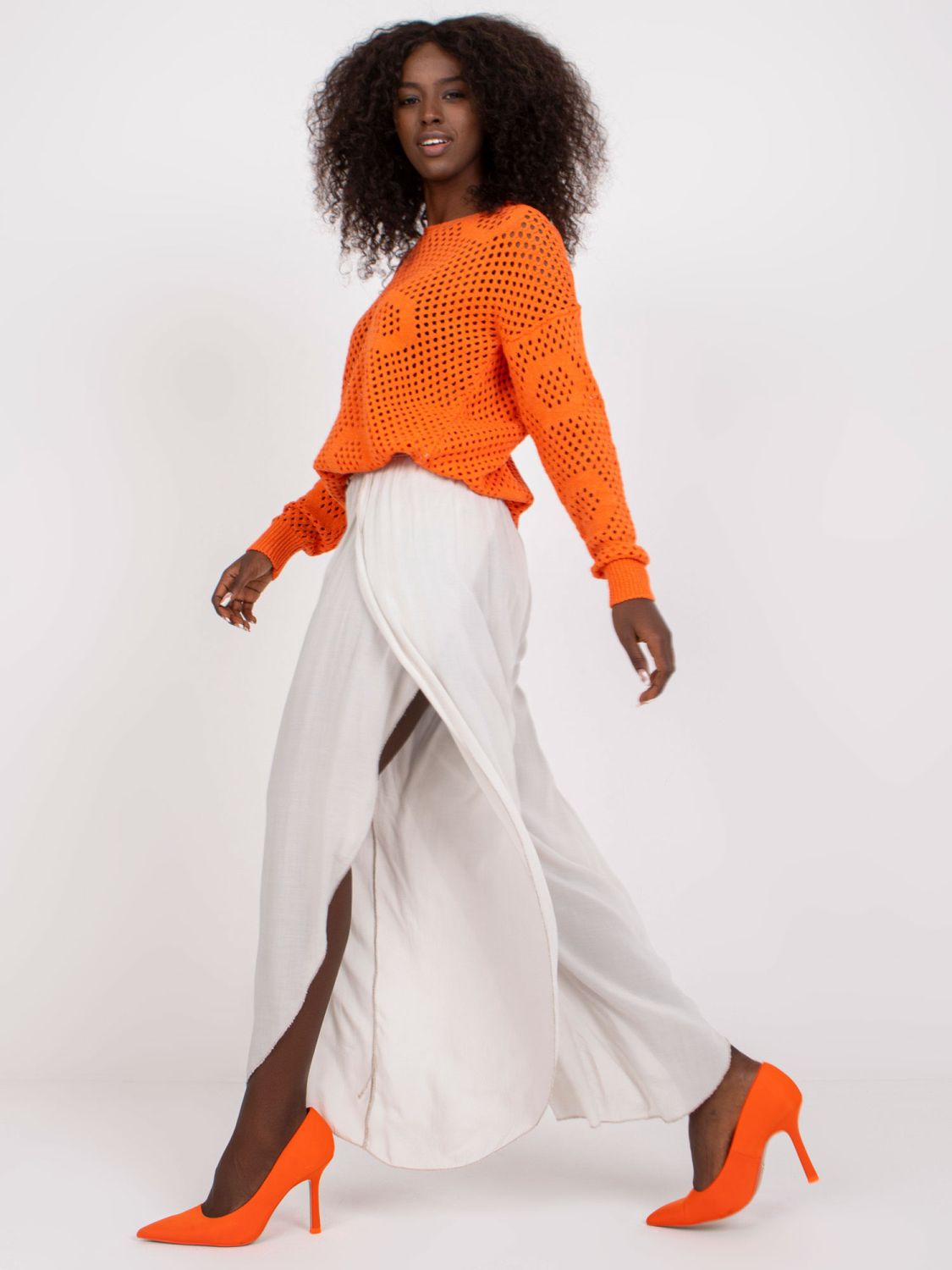 Stylové světle béžové kalhoty s vysokým pasem