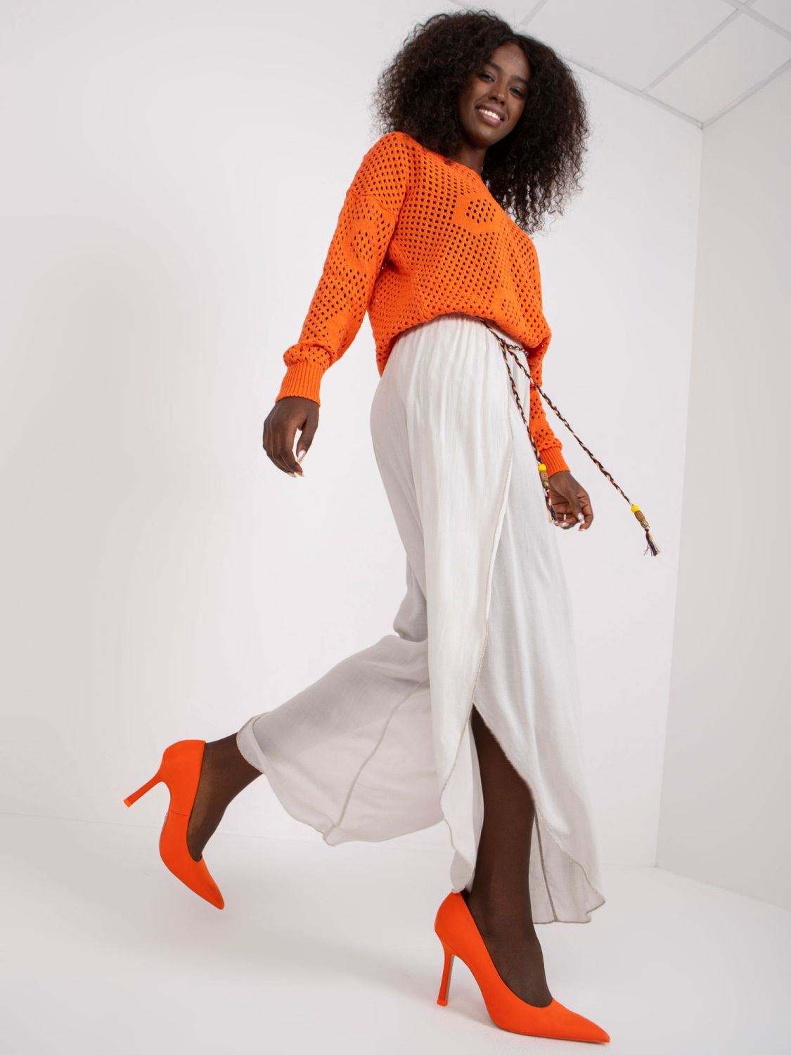 Stylové světle béžové kalhoty s vysokým pasem