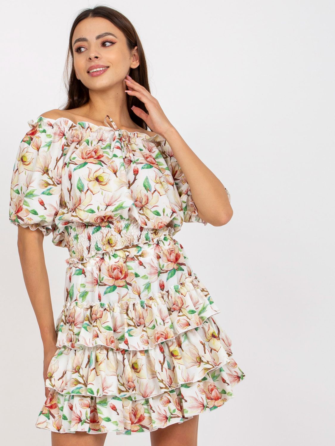 Bílo-červený komplet s květinovým vzorem