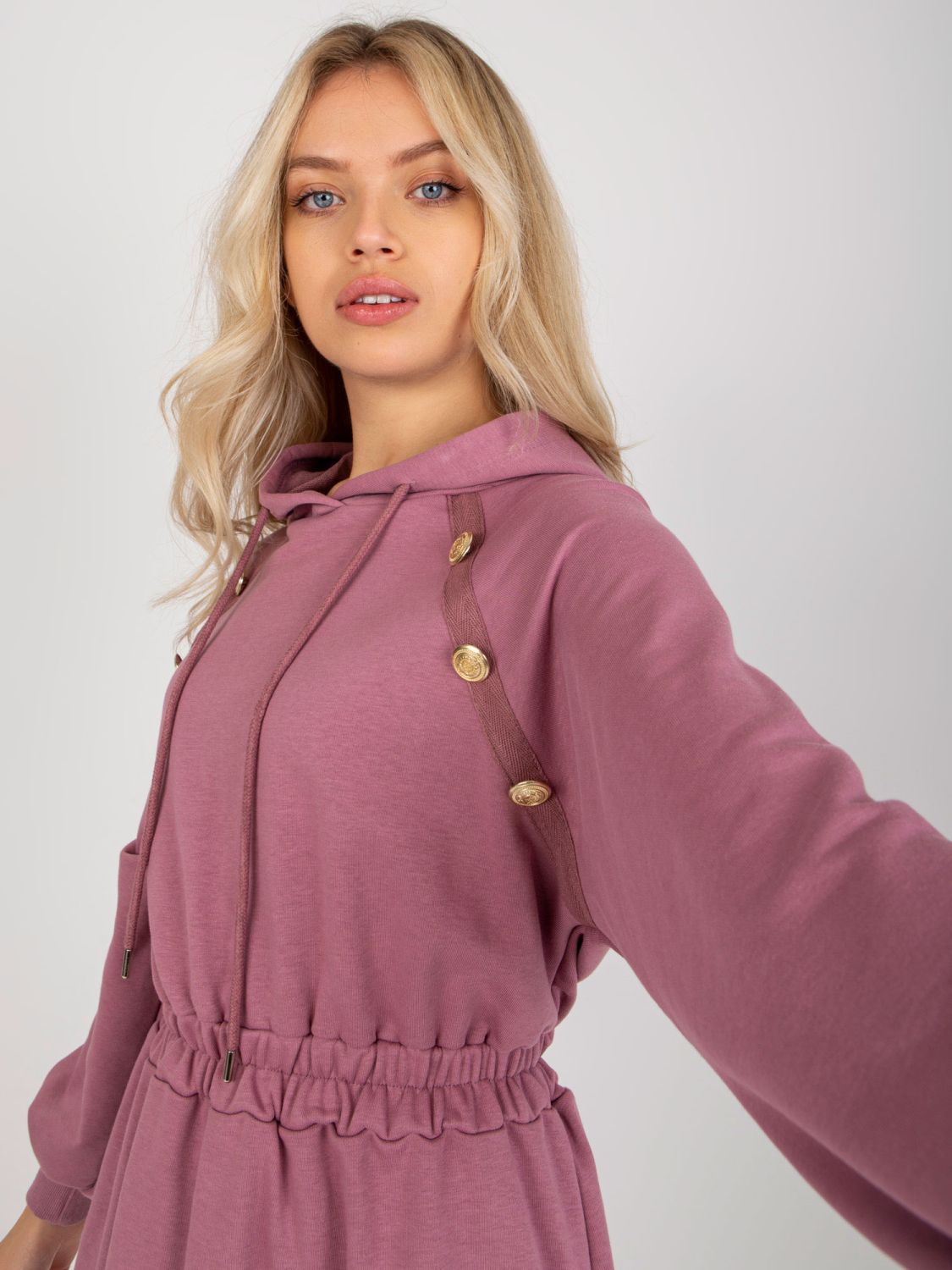 Růžové teplákové midi šaty s knoflíky