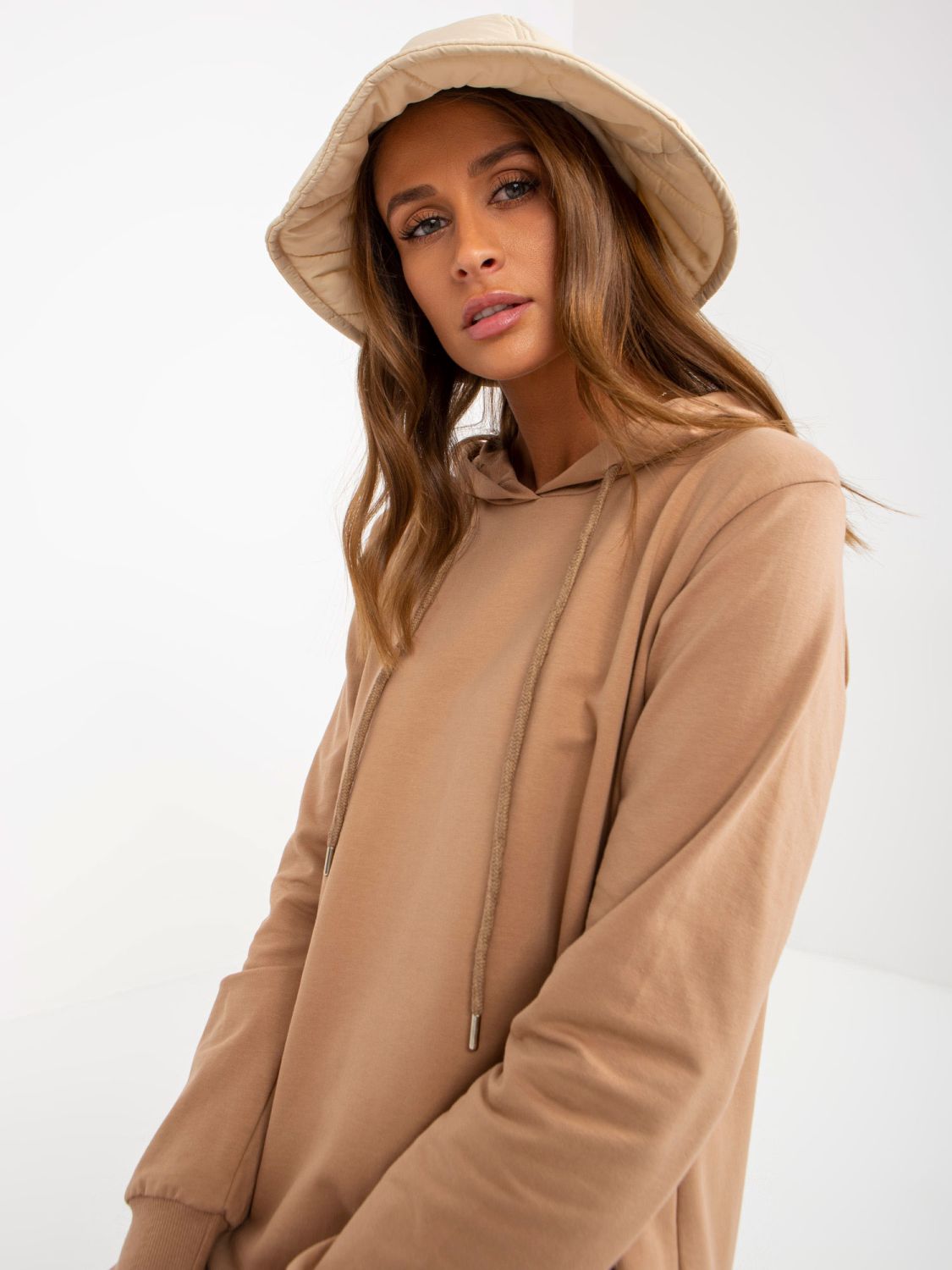 Camel hnědé teplákové šatys kapucí