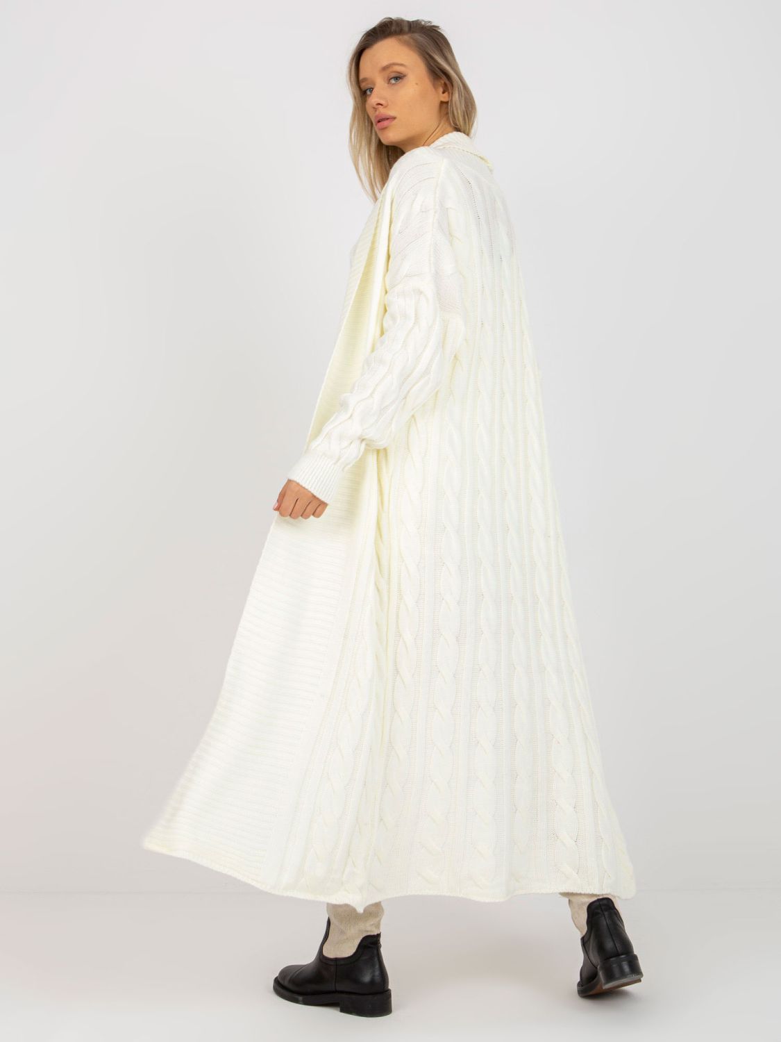 Ecru třídílný pletený set s topem a šortkami