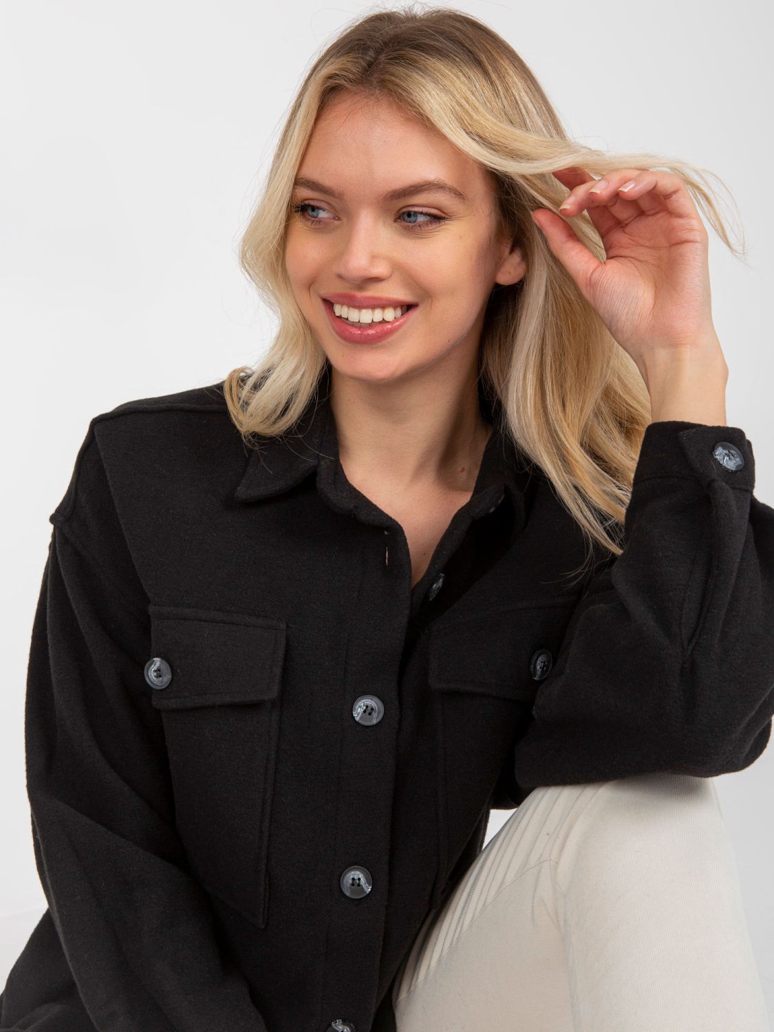 Černá dámská košile s kapsami