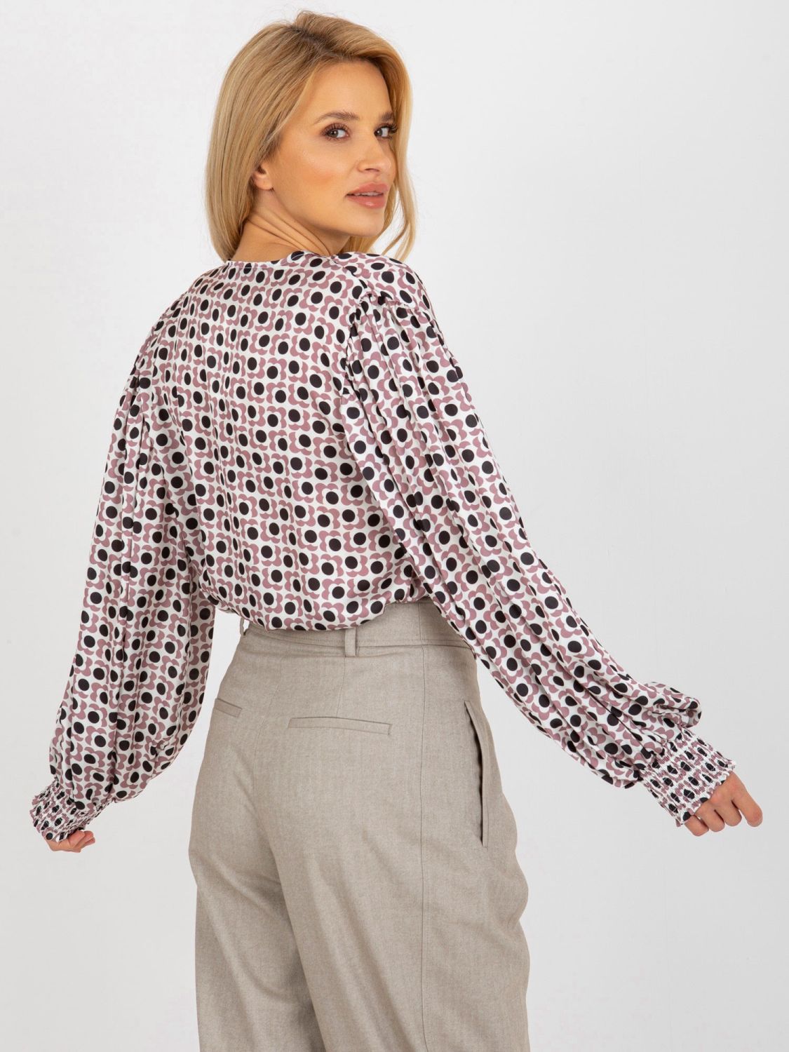 Ecru-růžová košile s potiskem a širokým rukávem