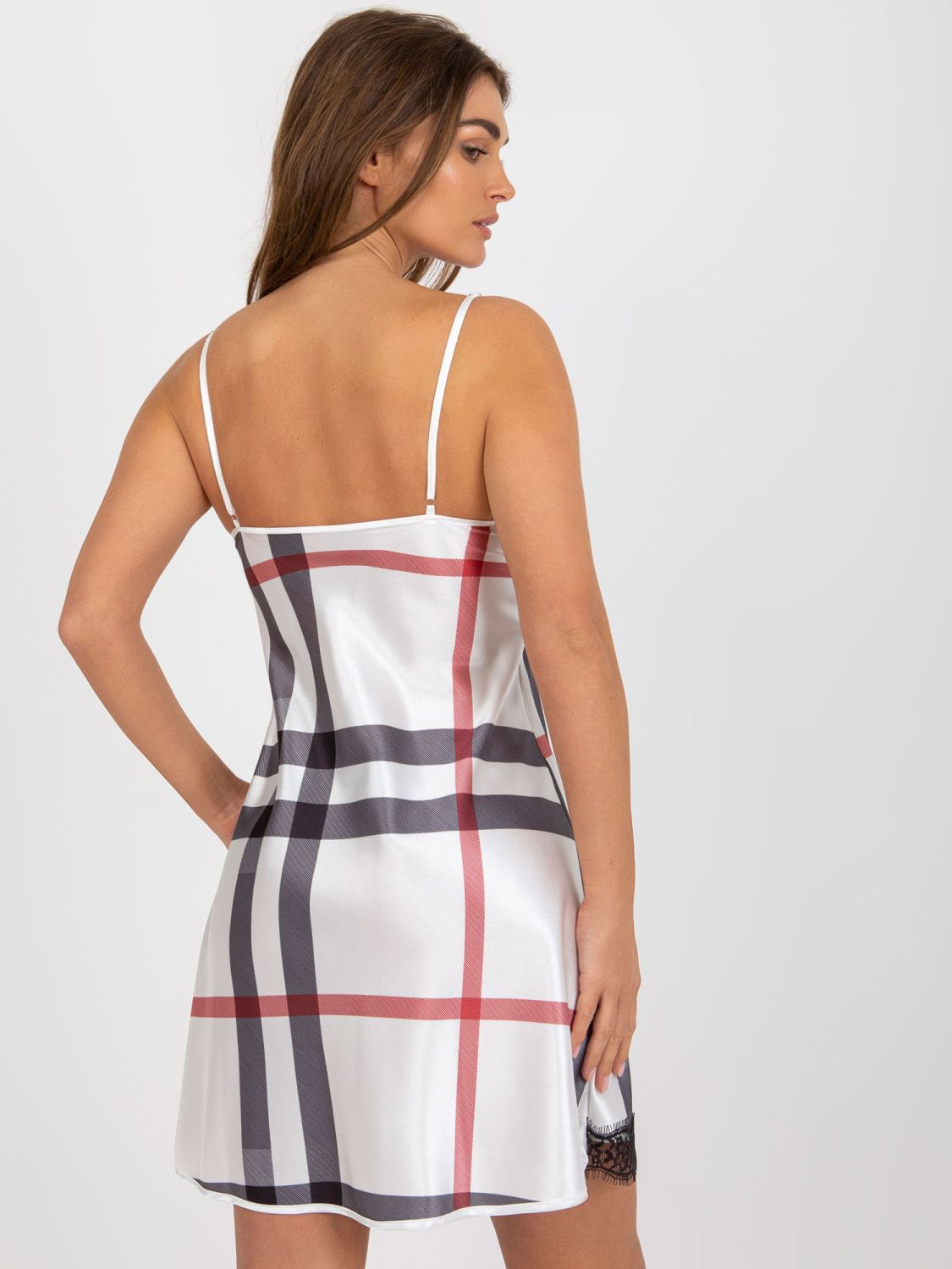 Bílá dámská noční košile s krajkou