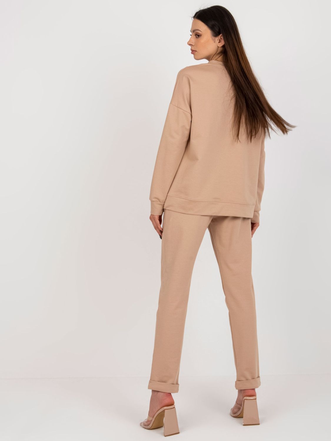 Hnědý casual komplet s mikinou