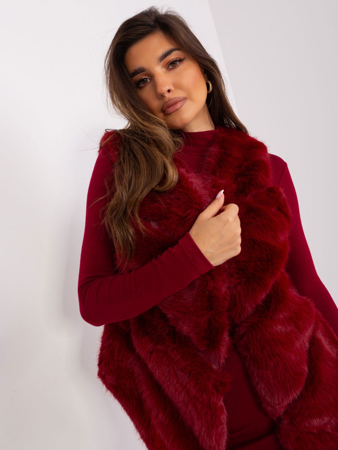 Bordová asymetrická dámská vesta