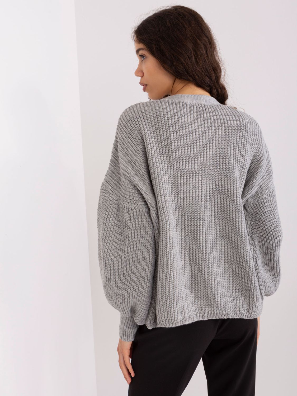 Šedý pletený komplet s vlnou