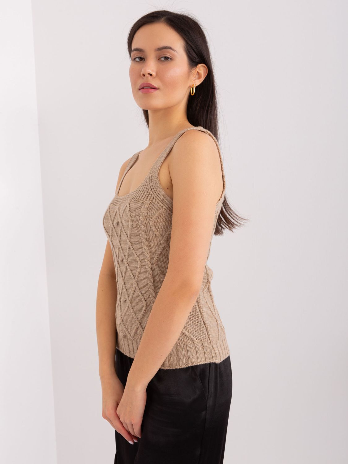 Béžový komplet s krátkým kardiganem