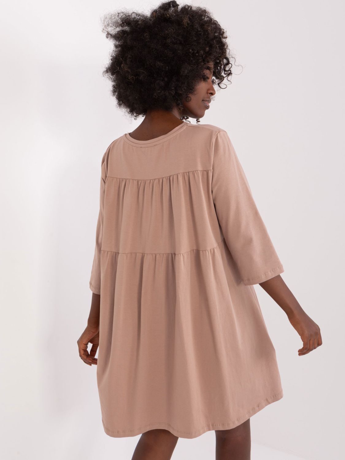 Oversize béžové šaty s 3/4 rukávem