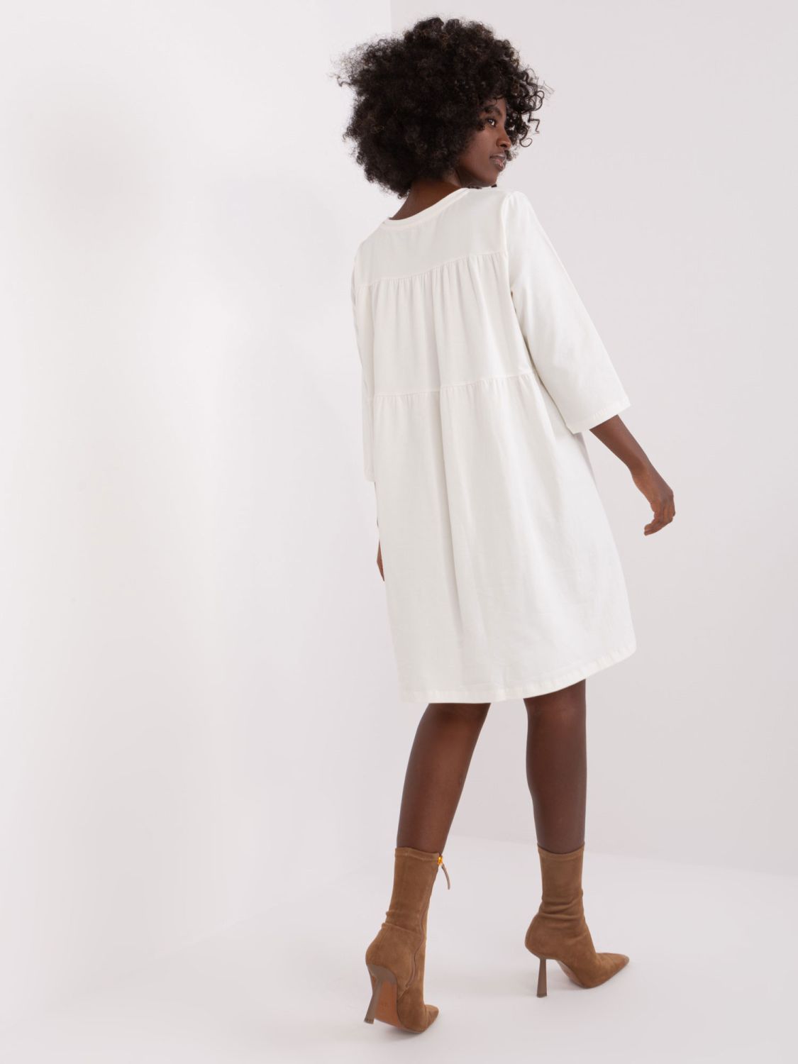 Oversize ecru šaty s 3/4 rukávem
