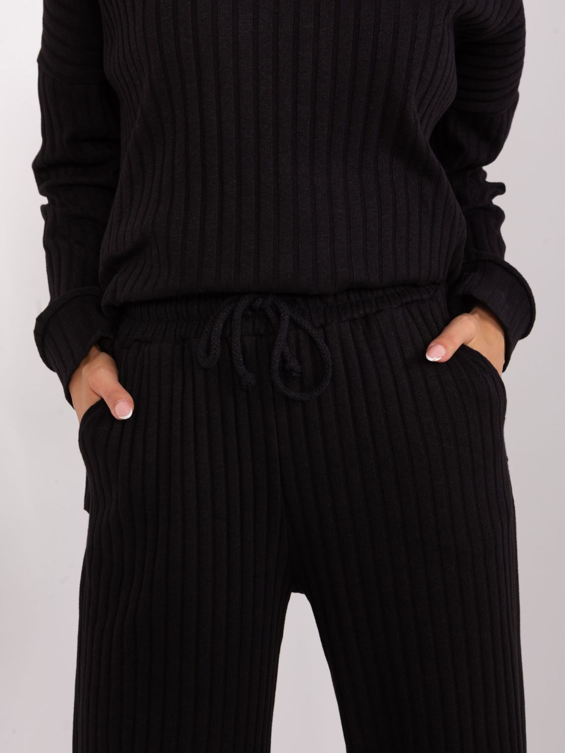 Stylový černý komplet