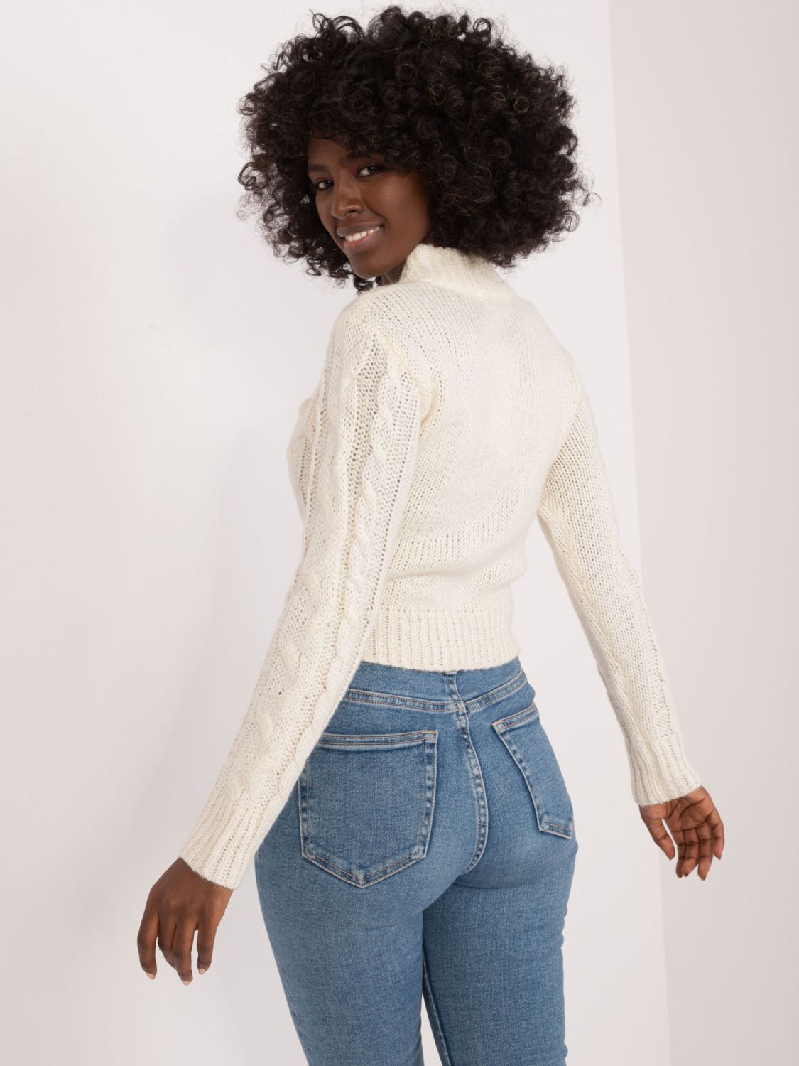 Elegantní ecru svetr s dlouhým rukávem