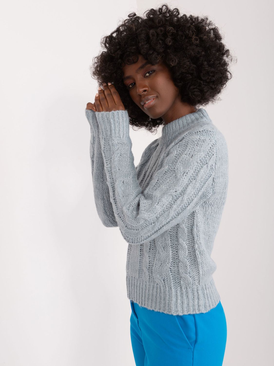 Měkký svetr v mentolové barvě