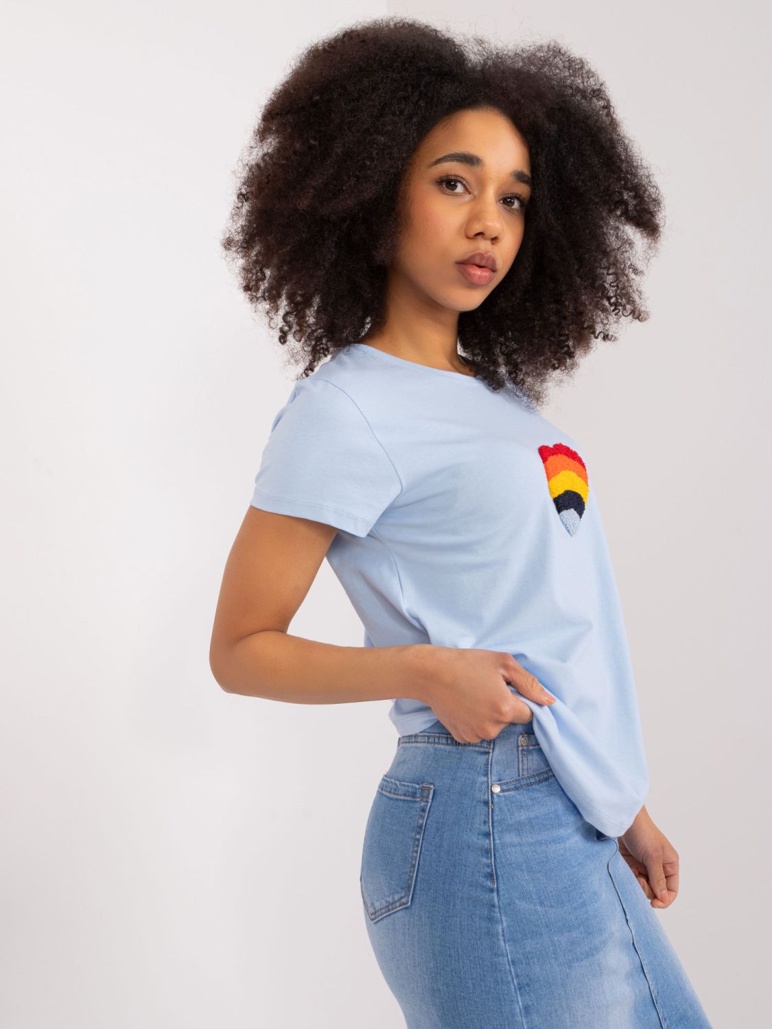 Stylová modrá blůza s aplikací