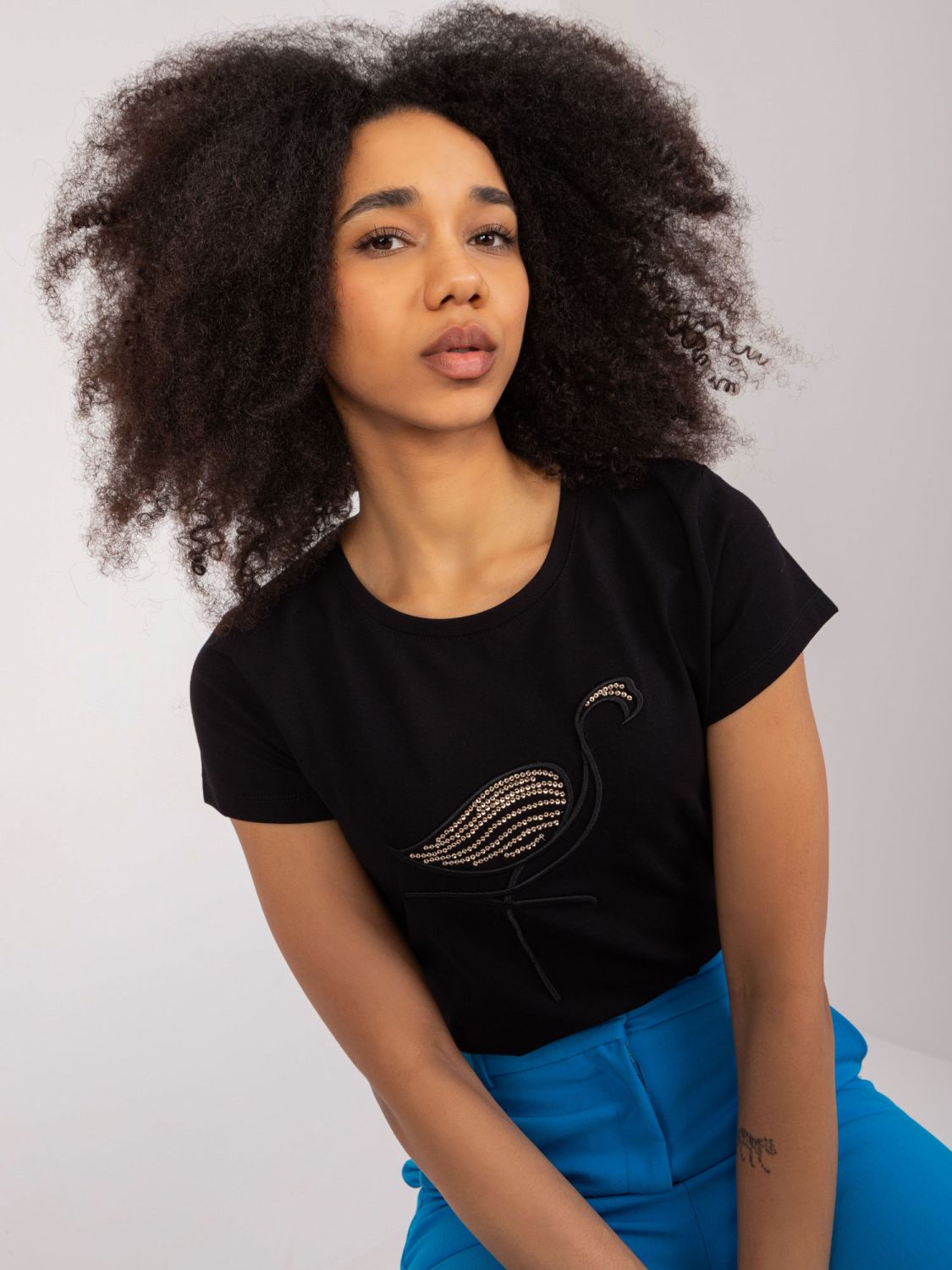 Černé tričko s aplikací